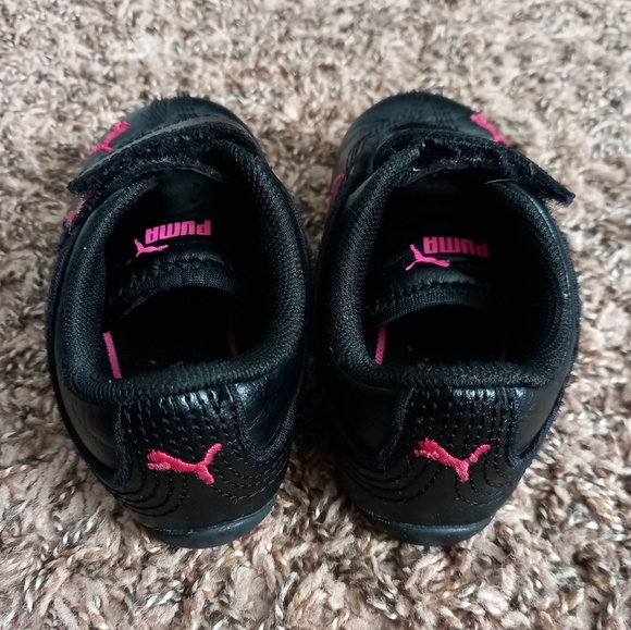 Puma Black & Pink Sneakers - Picture 2 of 7